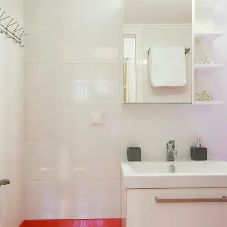 בית נופש Aelia House *