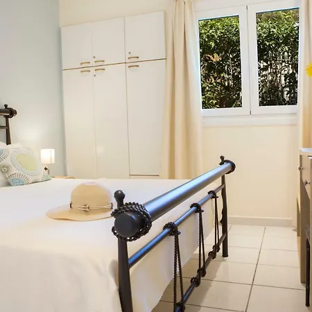 בית נופש Aelia House *