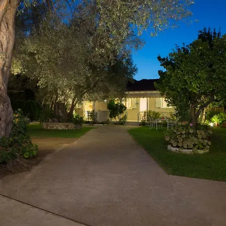 בית נופש Aelia House *