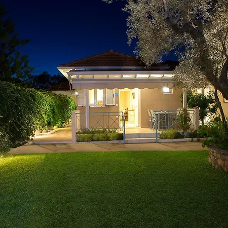 Aelia House בית נופש Lefkáda